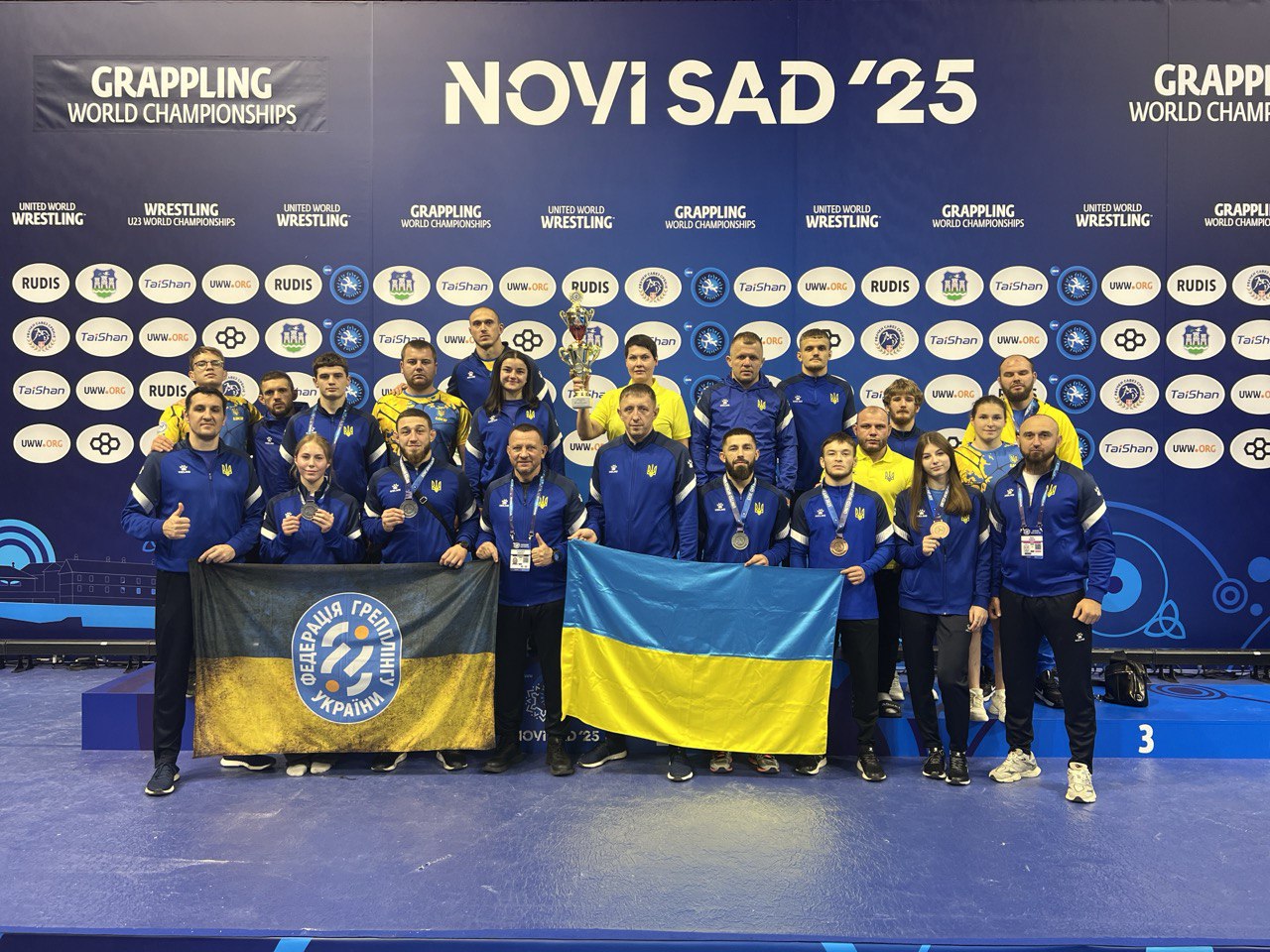 photo_2025-11-27_23-03-45 3.jpg